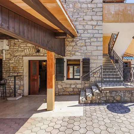 Cittanobile By Interhome * Tinjan