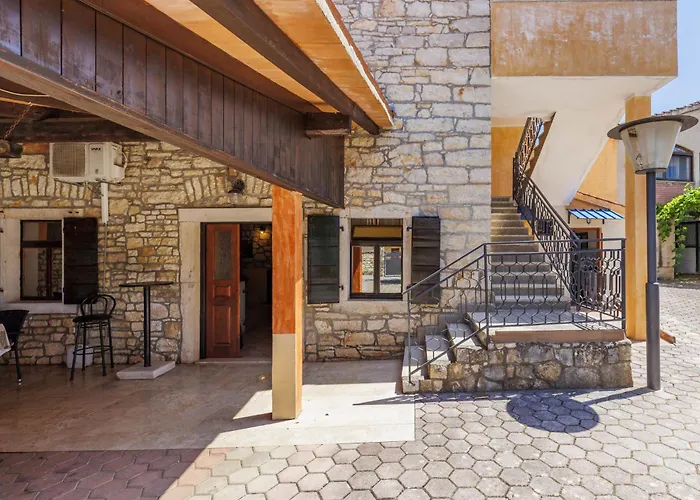 Cittanobile By Interhome * Tinjan